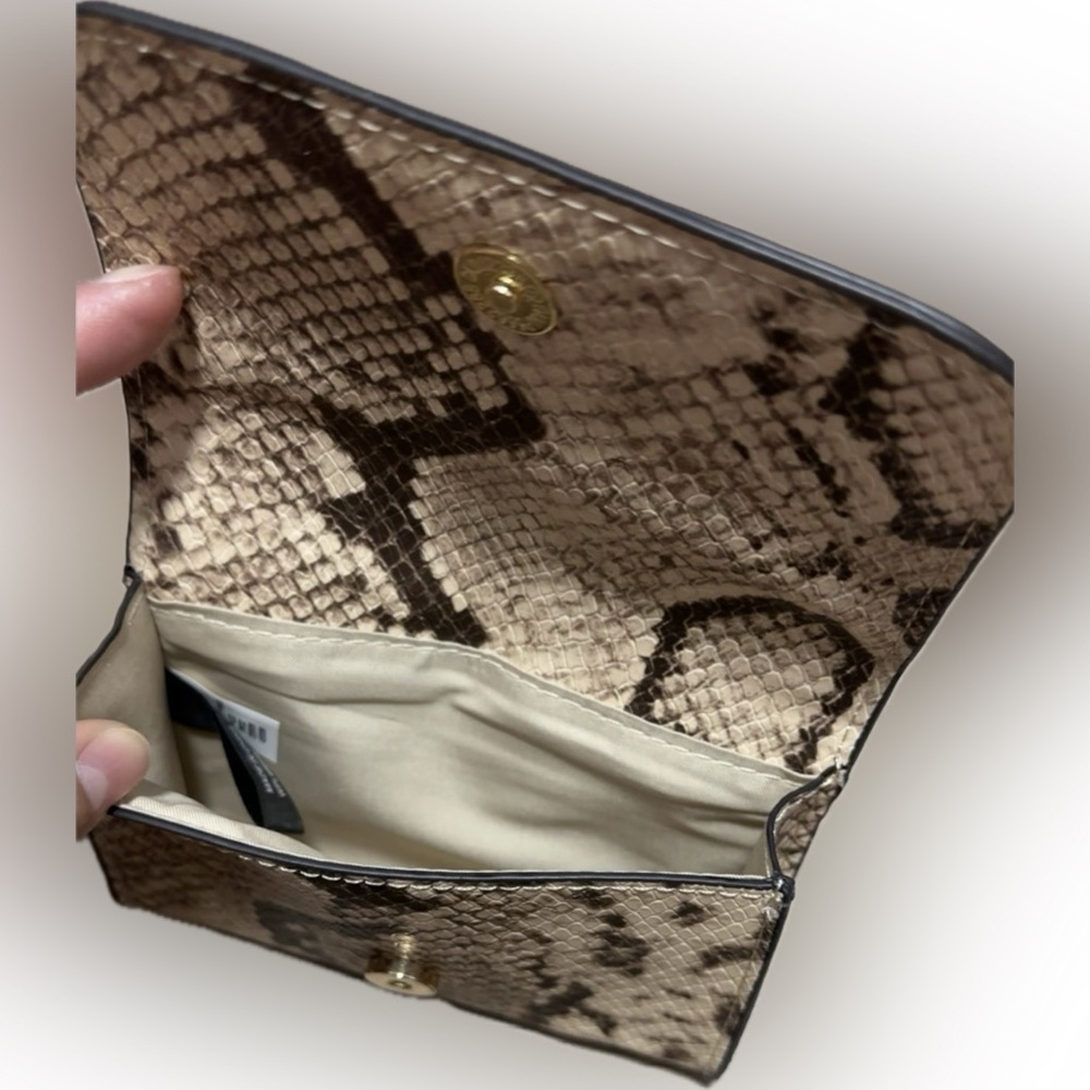 Chic Python Snakeskin Print Wallet On Chain - Picture 4 of 4